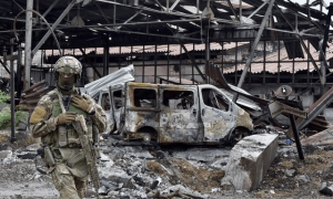 五千乌军三面被围，泽连斯基强迫官兵反击，红军城守军绝望投降，防线濒临崩溃