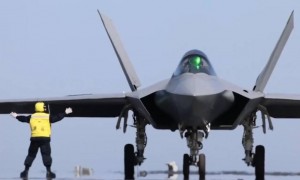 美军南海半小时摔两机：一架和直20H一模一样，一架被歼35逼停产