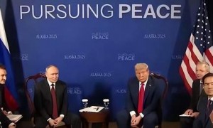 距离海岸线仅32公里！美军超音速战略轰炸机出动，委内瑞拉危险