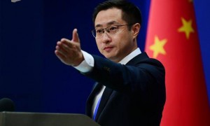 美方谴责中国用水炮攻击并撞击菲律宾船只，中方驳斥