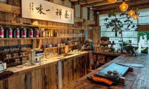 华为领军，围剿iPhone17！七大国产旗舰扎堆九月，谁能称王？