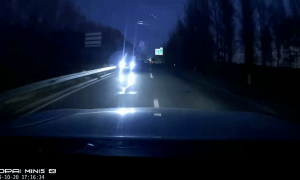 男子称高速上遇车辆逆行还开远光，险些相撞车毁人亡 警方：已掌握涉事车辆信息