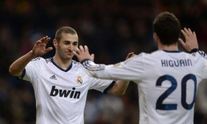 原创 
            越位摊手挠挠头!伊瓜因这个软脚虾,切尔西还