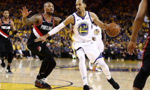 原创 
            勇士二老又爆发,+16压库里变全队第一,又来抢库里FMVP