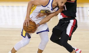 无解!连中招牌三分砍36分 这样的库里真没法防