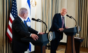 特朗普要求停止轰炸加沙,内塔尼亚胡措手不及:以为哈马斯的回应是拒绝