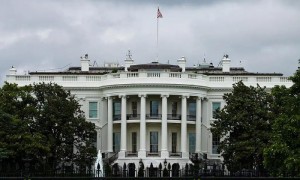 特朗普签署行政令提升美对卡塔尔安全承诺