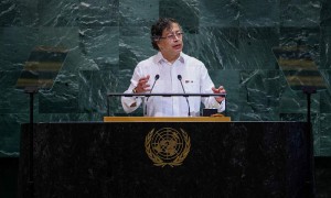 哥伦比亚总统撤换部分驻华使馆外交官:破坏两国关系,必须走人