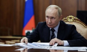 普京:无法判断法国拦截的油轮与俄罗斯的关系