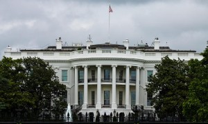 美法院裁定特朗普政府“出生公民权”限制令违宪