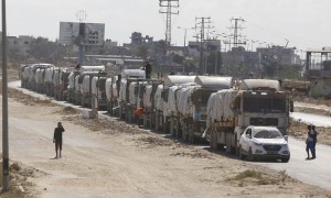 以色列称15日起每天可进入加沙地带的援助物资卡车数量减半