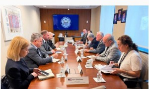 俄方发起、时长2.5小时,俄美总统时隔近两月再通话细节公布!特朗普:将与普京在匈牙利布达佩斯会面!欧尔班发声