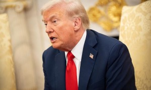 俄美总统电话会谈结束 特朗普称将与普京在布达佩斯会面