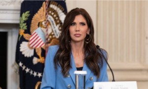 美政府“停摆”继续,国土安全部斥资约1.72亿美元买豪华飞机引质疑,诺姆回应