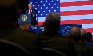 特朗普抱怨太丑,“美军想组‘黄金舰队’,应对中国更搭”