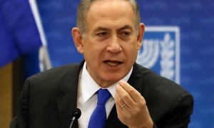 12名高官遇袭,胡塞武装反应迅速,揪出内奸,直接打击以色列油轮