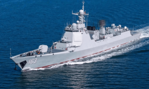 “9.3阅兵”当天,菲澳加在黄岩岛附近演习,三次警告中国驱逐舰