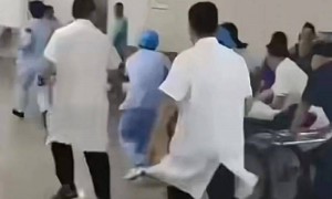 医生被刺不幸离世,凶手跳楼,医院凌晨发文